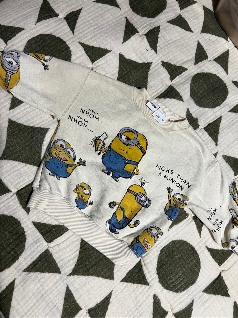 Zara Minion Sweatshirt 9-12 mo (oversized!)